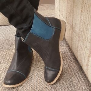 Peluso Italy Bootie - BNWOT - Will trade Sz-7